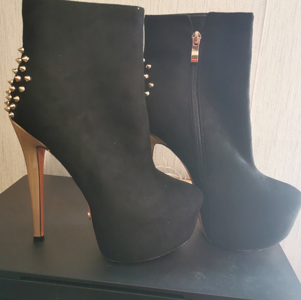 Petit cadeau platform heeled boots